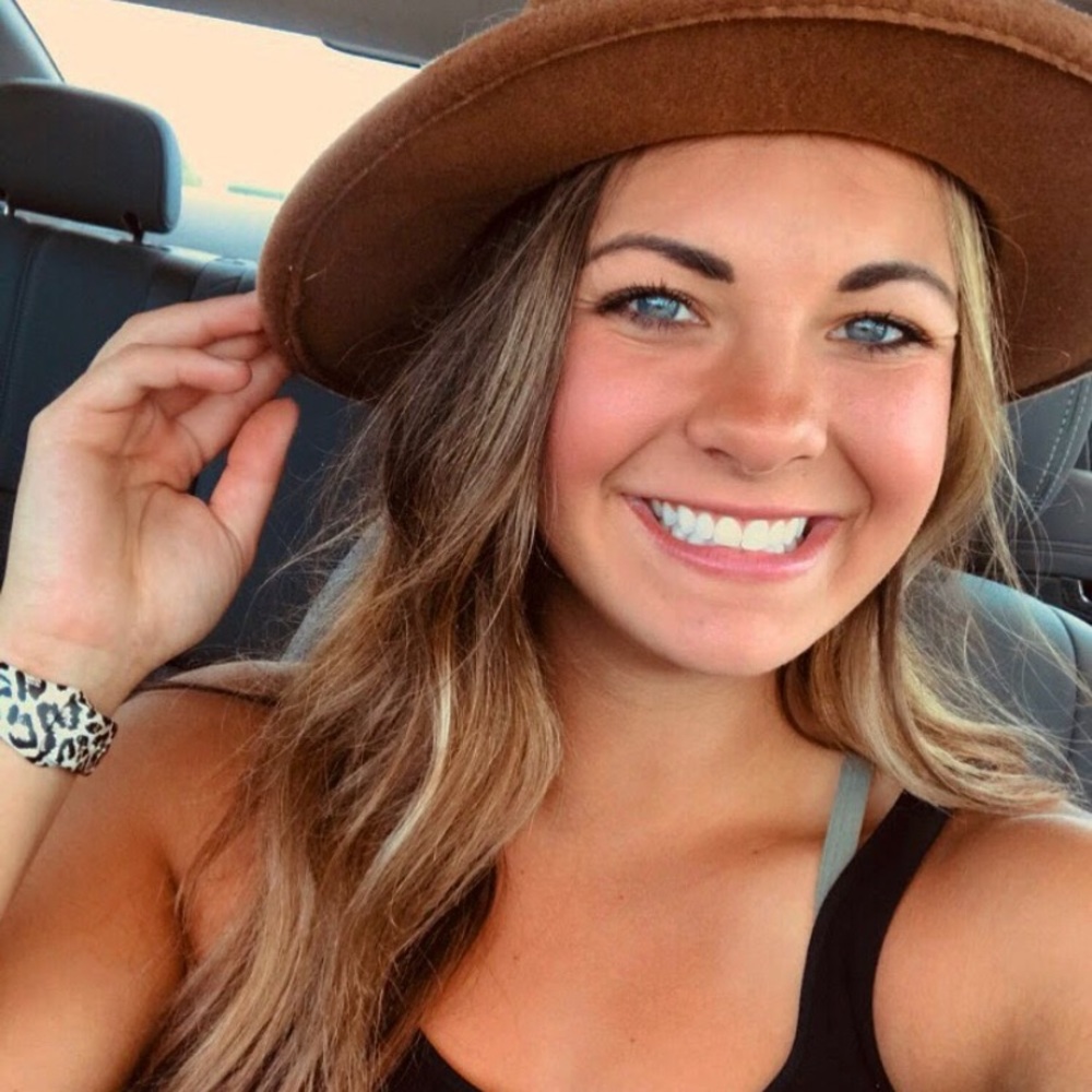 Meet your Posher, Hannah